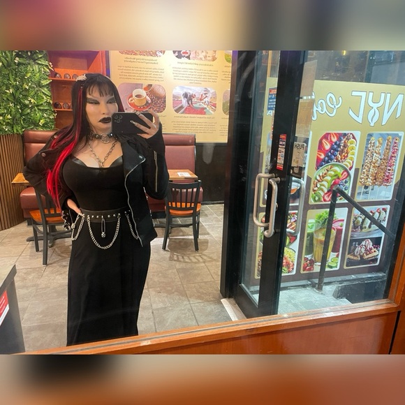 Meet your Posher, Rachael - Picture 2 of 2